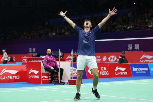 羽毛球高手必備：如何正確利用腰腹力量擊球