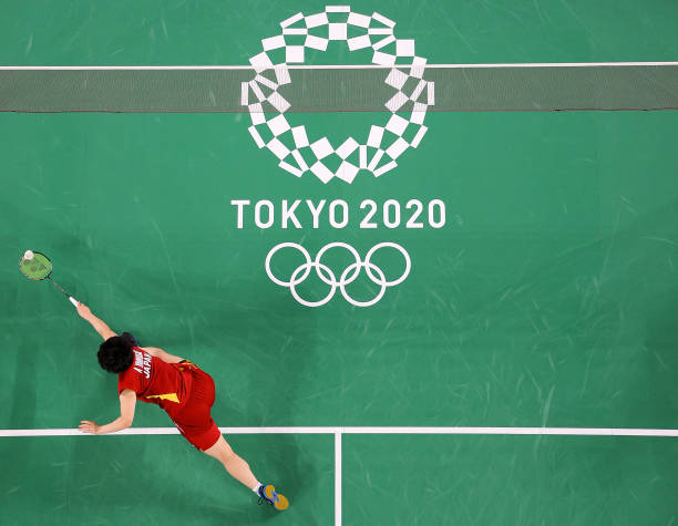 專業(yè)選手的選擇：為什么4U羽毛球拍更受歡迎？