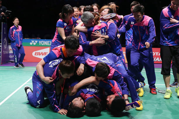 羽毛球拍材質(zhì)大PK：碳纖維和全碳哪個更適合你？