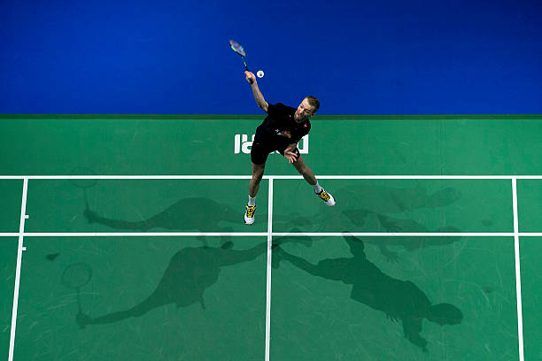 羽毛球場地單打左區(qū)與雙打右區(qū)標(biāo)記圖解