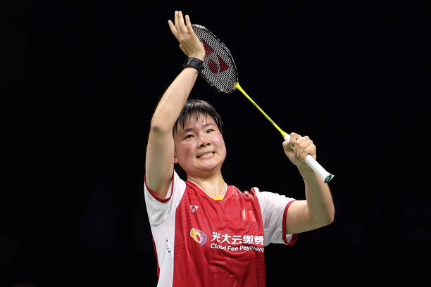 羽毛球接發(fā)球反手與正手姿勢(shì)圖解：細(xì)節(jié)決定成敗