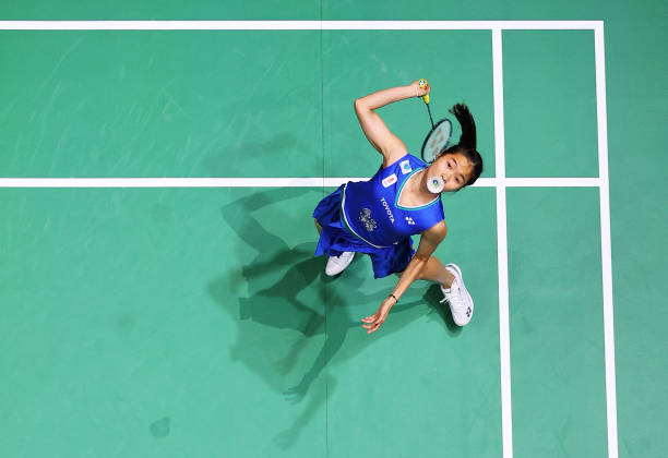 從發(fā)球開始制勝：雙人羽毛球比賽發(fā)球得分策略