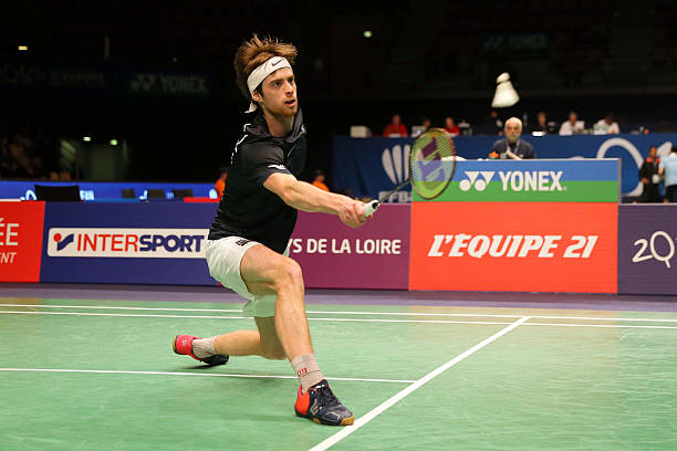 羽毛球基本功訓(xùn)練：小學(xué)生正手與反手擊球技巧