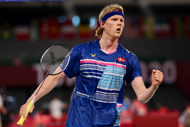 羽毛球拍耐用性測(cè)試：哪些品牌經(jīng)得起長(zhǎng)期使用？