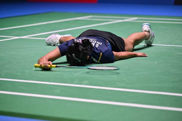 羽毛球反手擊球動(dòng)作的體育繪圖解析