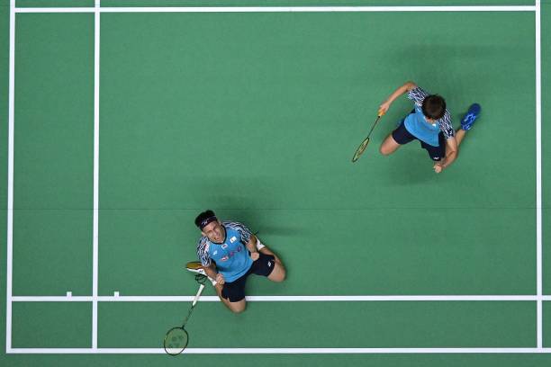 羽毛球雙打站位規(guī)則：發(fā)球與接發(fā)球時的易錯點