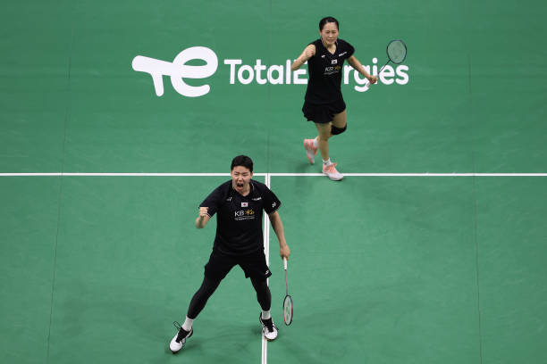 羽毛球雙打發(fā)球規(guī)則快速入門：圖解發(fā)球順序、邊界與注意事項