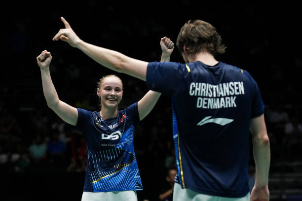 發(fā)球與接發(fā)球要領(lǐng)：羽毛球比賽開(kāi)局的關(guān)鍵技巧