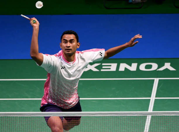 諶龍低調(diào)戀愛多年，對象身份終于浮出水面