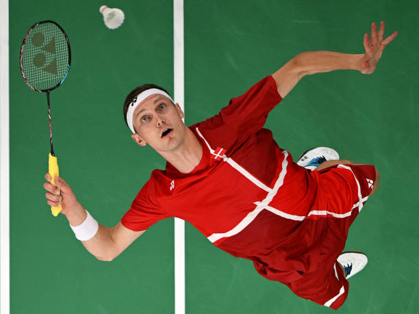 4u羽毛球拍多重？詳細(xì)參數(shù)與使用體驗分享