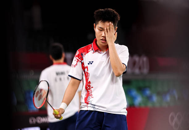 羽球冠軍陳雨菲嘗試跳水，網(wǎng)友：太拼了！