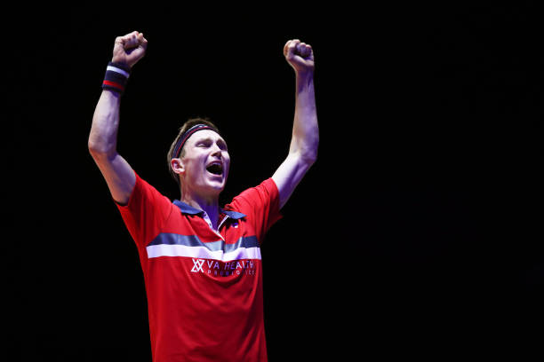 從參數(shù)到實戰(zhàn)：4U和8U羽毛球拍如何影響比賽表現(xiàn)？