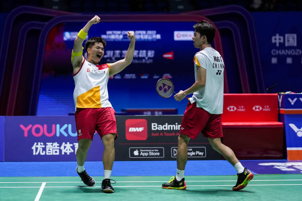 羽毛球場單打/雙打區(qū)域劃分 | 高清標(biāo)注示意圖+講解