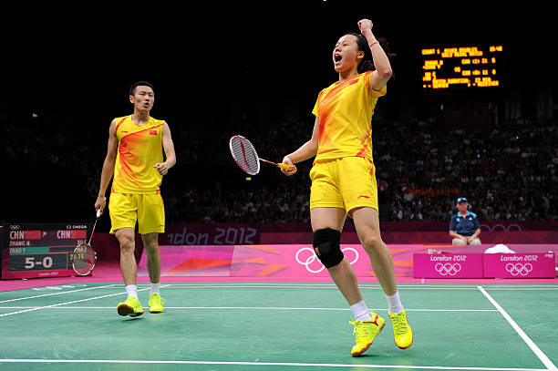 提升殺球威力的秘訣：姿勢(shì)、握拍與核心力量訓(xùn)練