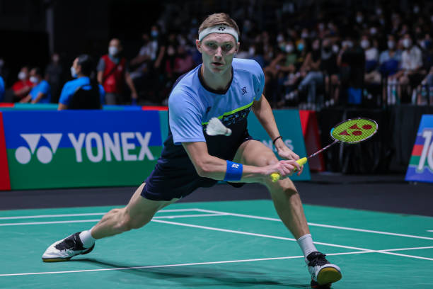 從入門到進(jìn)階：盤點(diǎn)那些價(jià)格親民卻超耐用的羽毛球拍