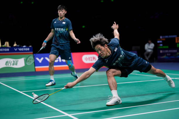 羽毛球基礎(chǔ)動(dòng)作詳解 | 發(fā)球、揮拍、步伐全教學(xué)