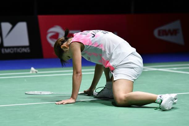 高遠(yuǎn)球動(dòng)作技術(shù)要領(lǐng)：從握拍到擊球的完整指南