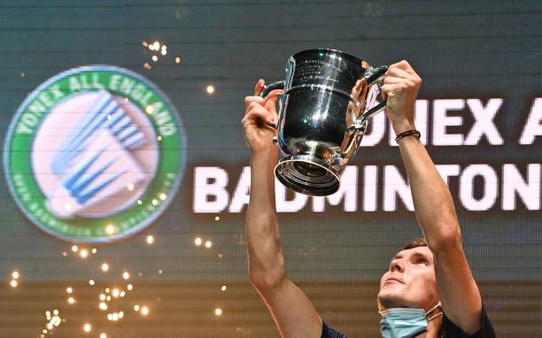 尤尼克斯哪款羽毛球耐打又穩(wěn)定？