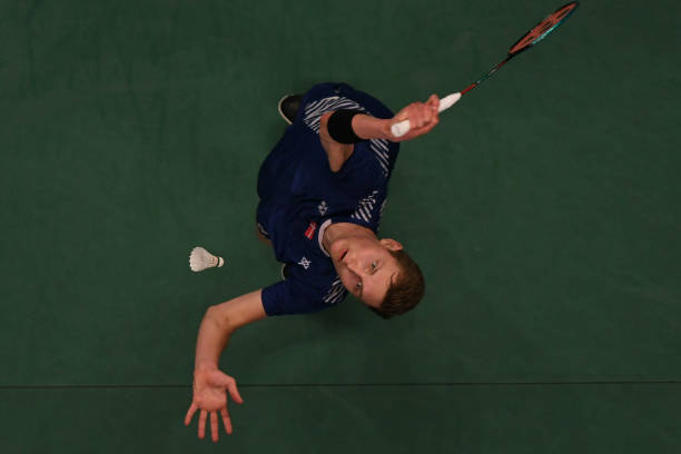 Yonex 100 ZZ羽毛球拍評(píng)測(cè)：速度與力量的完美結(jié)合