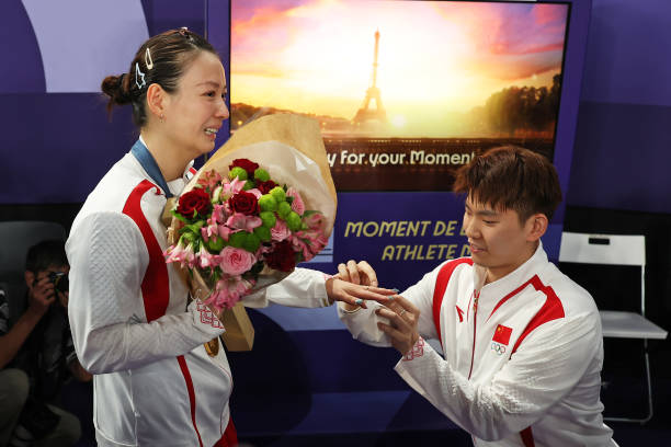 羽毛球拍穿線為什么價格不一？關(guān)鍵因素解析