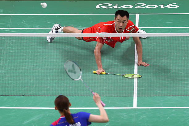 專業(yè)教練示范標(biāo)準(zhǔn)揮拍動(dòng)作分解教學(xué)