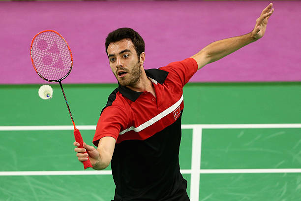 羽毛球比賽中的常見爭議判罰及裁判處理方式