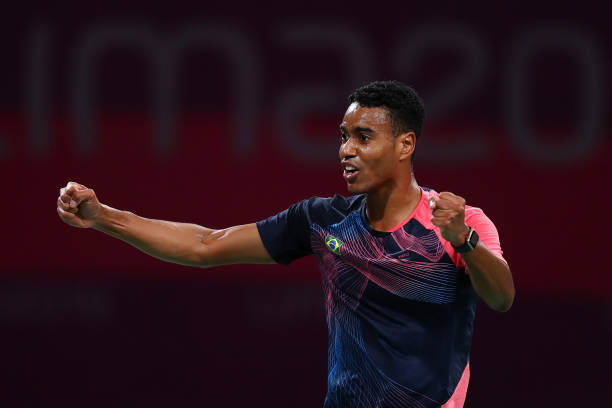 羽毛球單打和雙打場地的寬度與長度差異