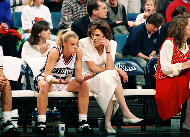 籃球與籃球：技術(shù)、戰(zhàn)術(shù)與比賽風格的差異