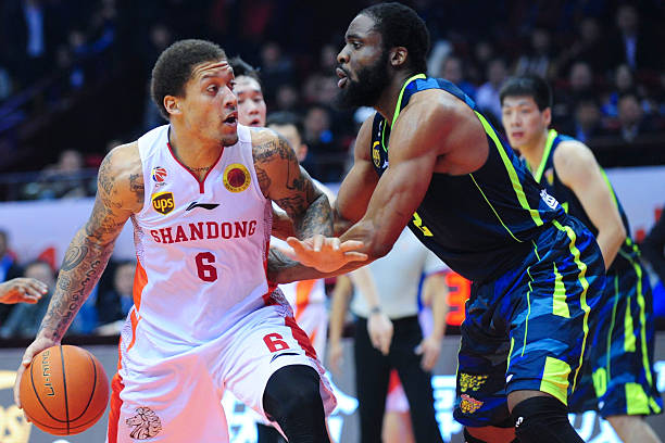 投籃技術(shù)精講：手部、肘部和身體協(xié)調(diào)動(dòng)作分解