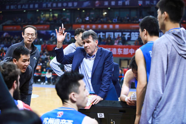 CBA今日重拳出擊：嚴(yán)懲賽場(chǎng)違紀(jì)，維護(hù)聯(lián)賽秩序