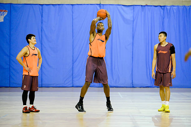 從中鋒全稱看中鋒球員的身體素質(zhì)要求