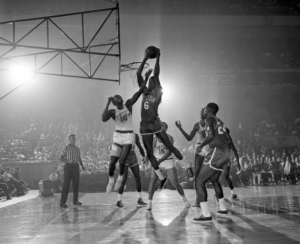 籃球翻腕犯規(guī)詳解：規(guī)則、判罰與避免技巧