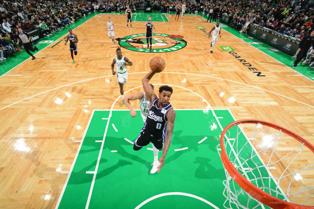 青島男籃球員籃板數(shù)據(jù)解析：內(nèi)線統(tǒng)治力如何？