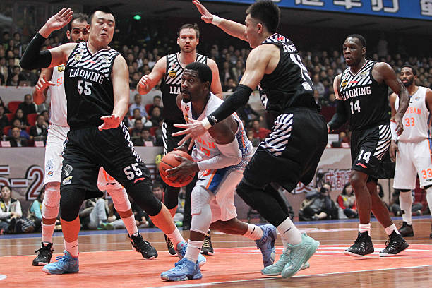 籃球規(guī)則解析：提前進線違例的常見場景與判罰依據(jù)