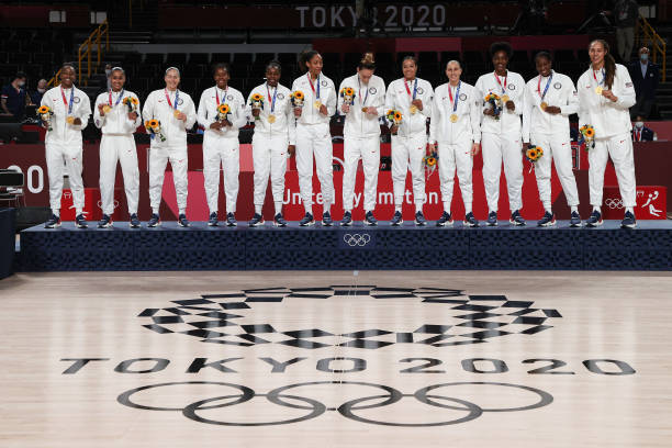 籃球小將：卡通投籃瞬間的歡樂時(shí)刻