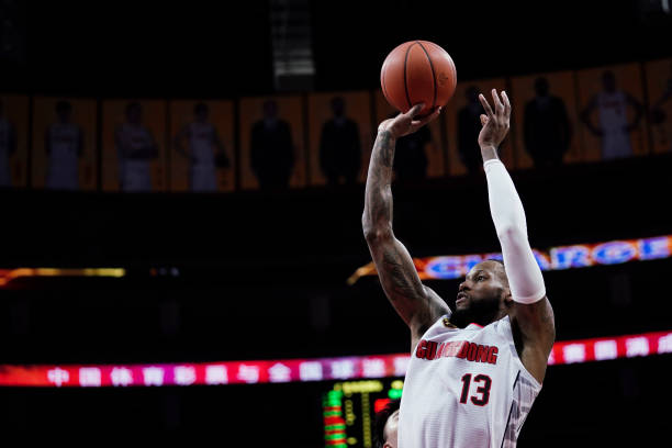 籃球基因的強大：解析洛佩茲兄弟的身高與職業(yè)生涯