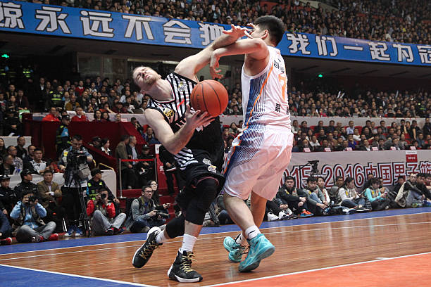 側(cè)重于糾正常見(jiàn)錯(cuò)誤，提升動(dòng)作規(guī)范性