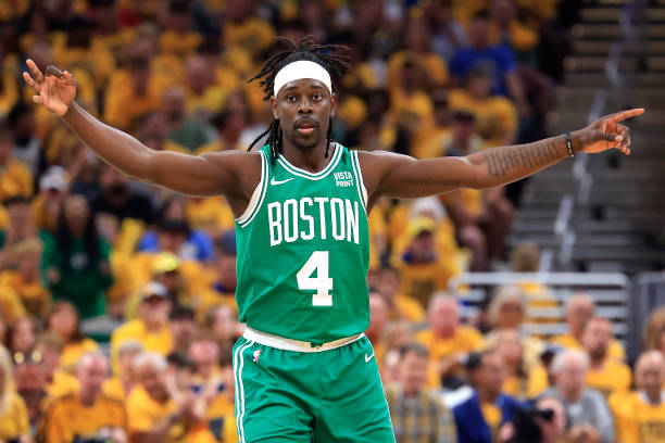 蓋帽出界：進(jìn)攻方還是防守方獲得球權(quán)？