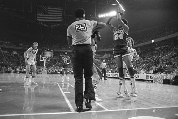 庫里精選：團(tuán)隊(duì)領(lǐng)袖與冠軍之路