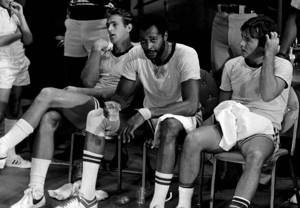 12強球隊季后賽征程：賽程安排與關(guān)鍵戰(zhàn)役