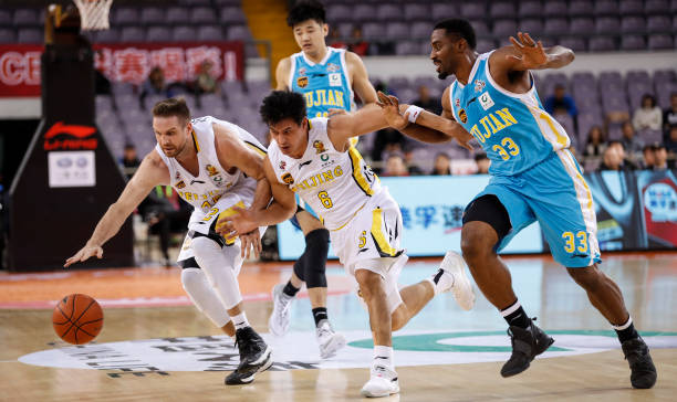 對(duì)比分析：庫(kù)里與喬丹、詹姆斯的FMVP數(shù)量差異