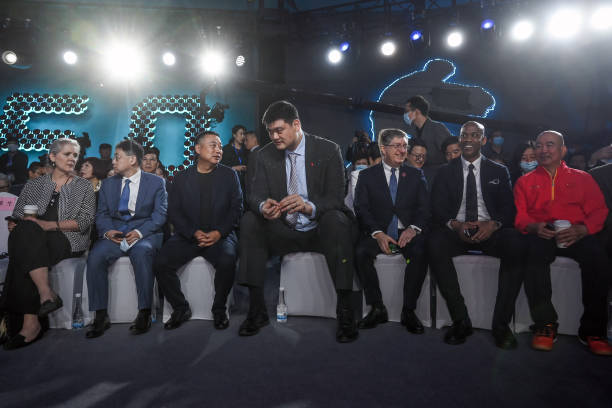 湖人新三巨頭誕生！庫里、詹姆斯、戴維斯組成超級陣容