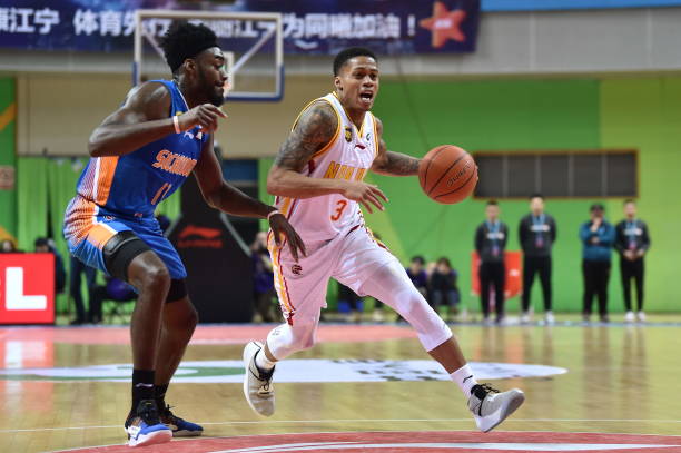 籃球小前鋒位置詳解：從站位到跑位的完整圖解