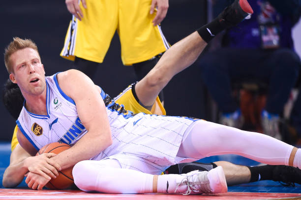 籃球投籃機(jī)價(jià)格解析：從入門(mén)到專(zhuān)業(yè)級(jí)全價(jià)位指南