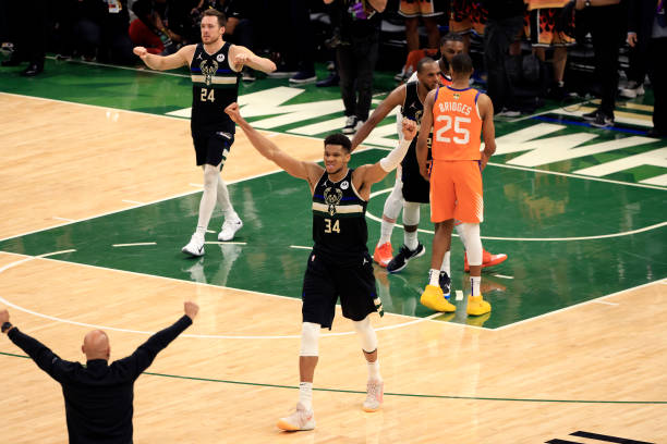 籃球走步違例的判定標(biāo)準(zhǔn)及常見誤區(qū)解析