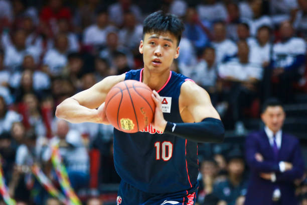 從喬丹到拉文：罰球線扣籃的進化史