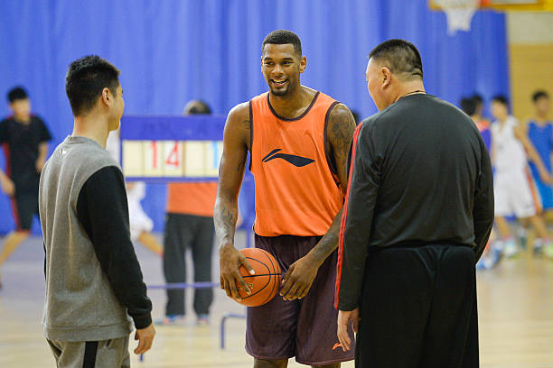 如何像NBA球星一樣運(yùn)球：控衛(wèi)技術(shù)分解教學(xué)