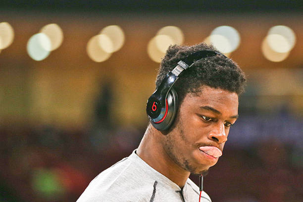 踩球是否屬于腳踢球違例？規(guī)則細節(jié)探討