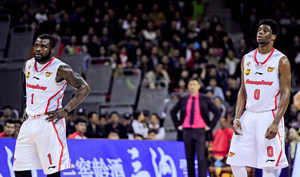 標(biāo)準(zhǔn)籃球場(chǎng)尺寸手繪圖紙示例