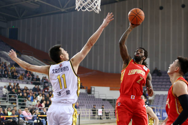 籃球規(guī)則D中的常見誤區(qū)：哪些行為容易被誤判？